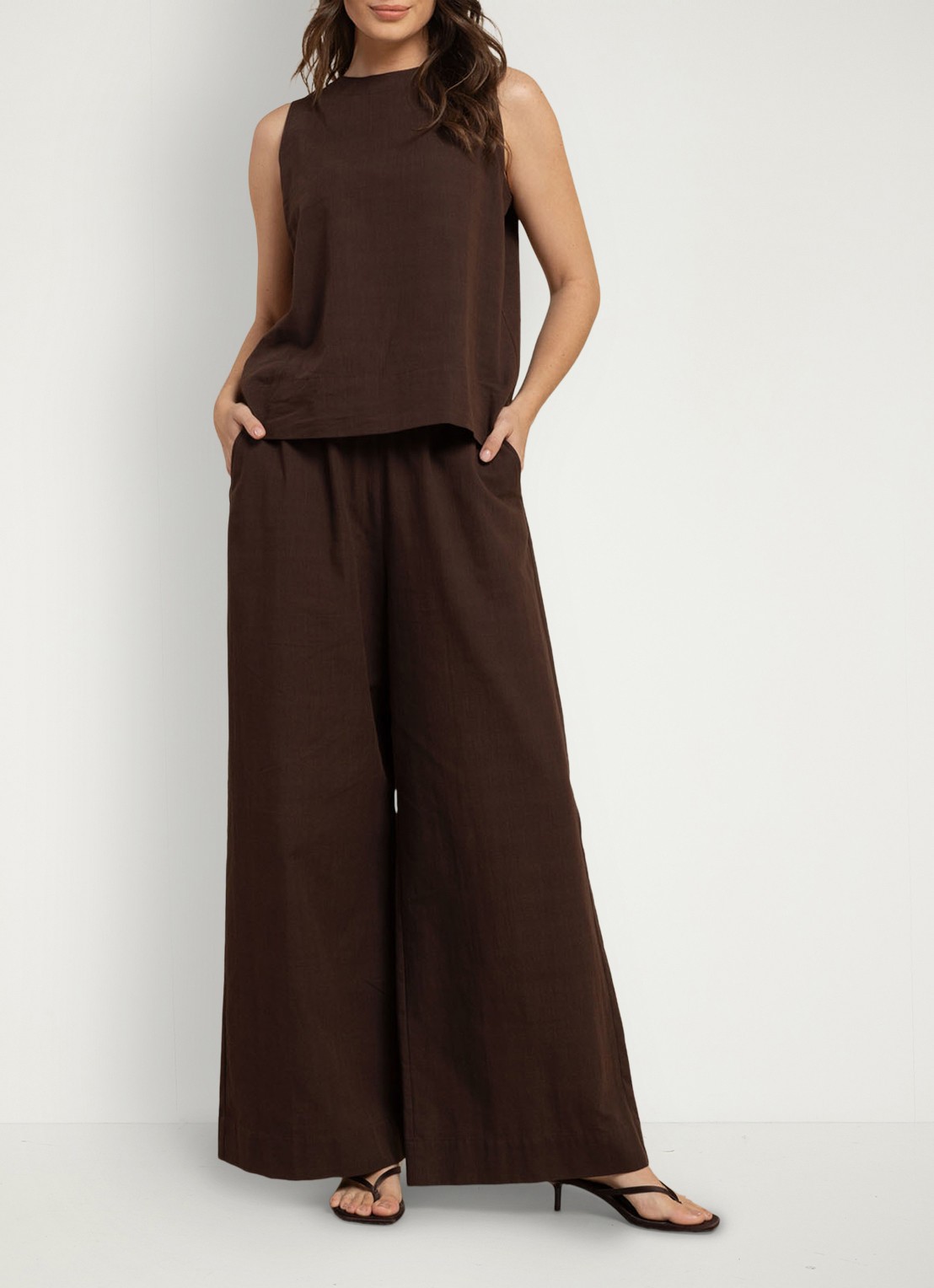 Studio Anneloes Grace loose fit palazzo in linnenblend - voorkant 4 bruin