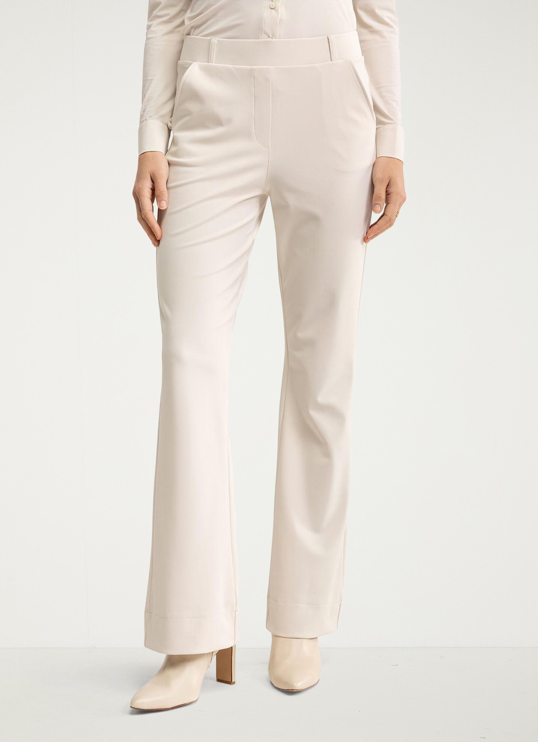 Studio Anneloes High waist flared fit broek met steekzakken - detail 4 gebroken wit