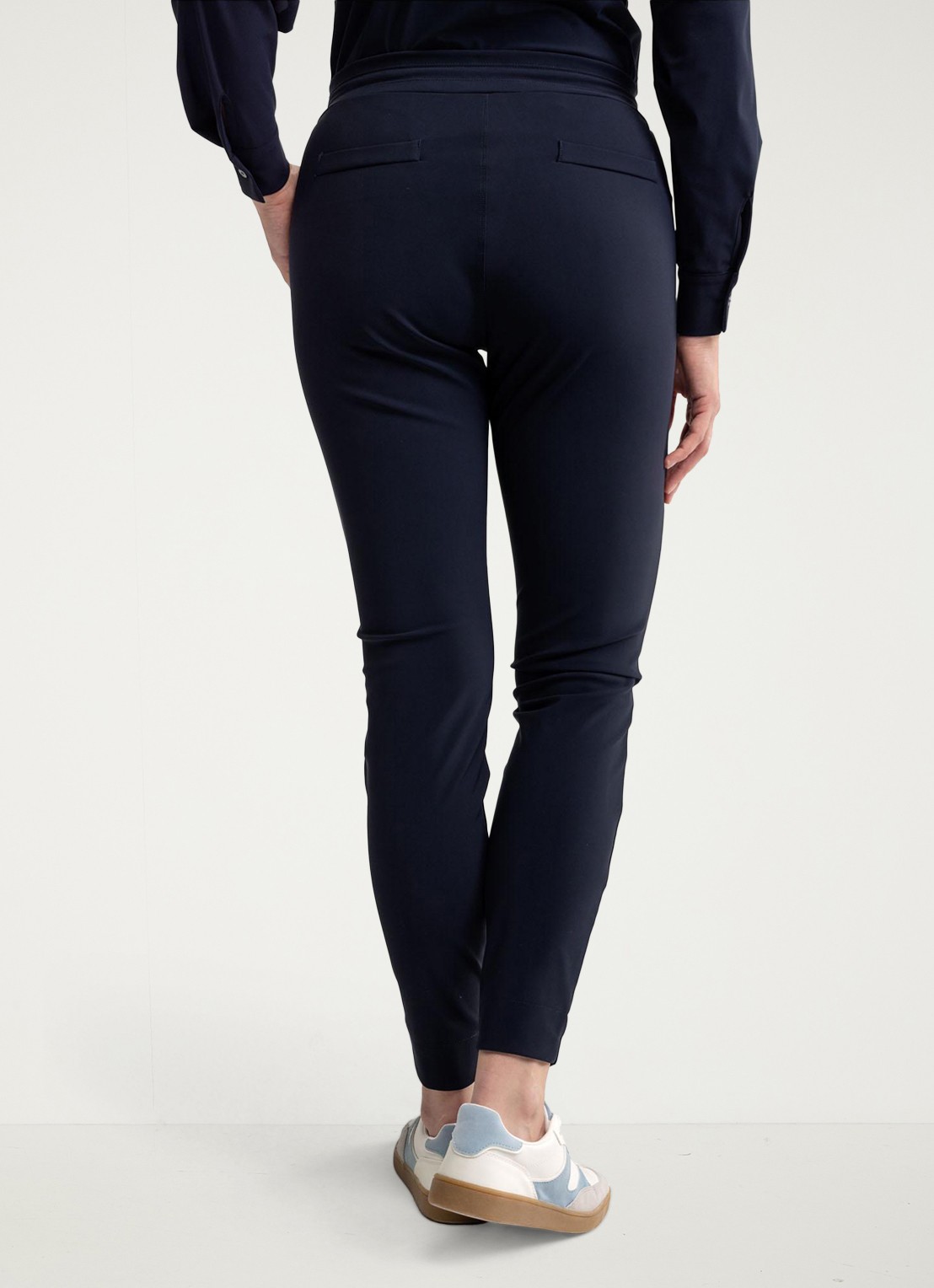 Studio Anneloes High waist tapered fit joggingbroek met steekzakken - achterkant 3 donkerblauw