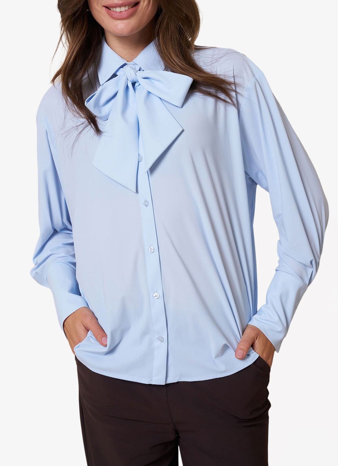 Studio Anneloes Hollis blouse met sjaalkraag - detail blauw