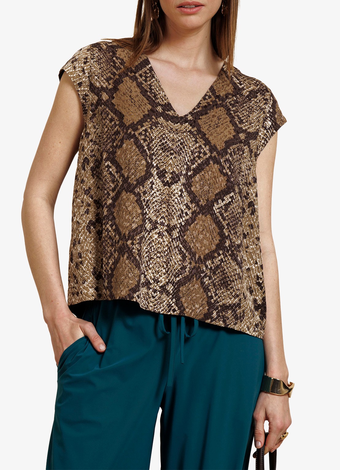 Studio Anneloes Jindra top met slangenprint - detail bruin