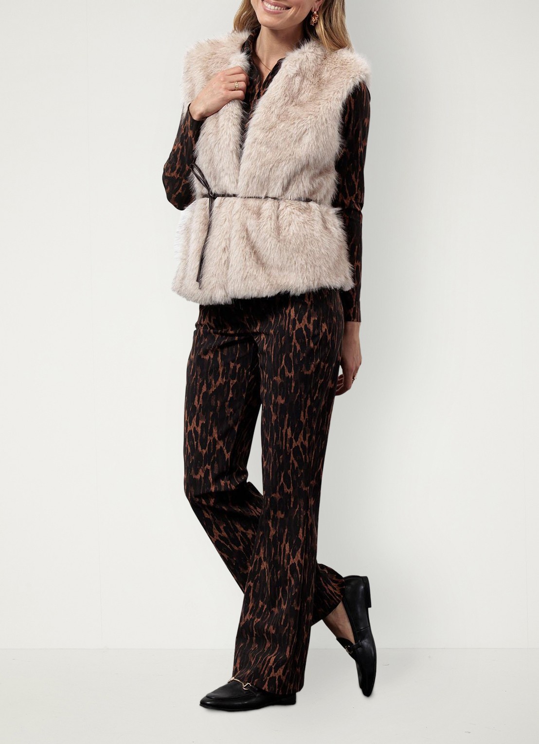 Studio Anneloes Kenia blouse met dierenprint - detail 5 oranjebruin
