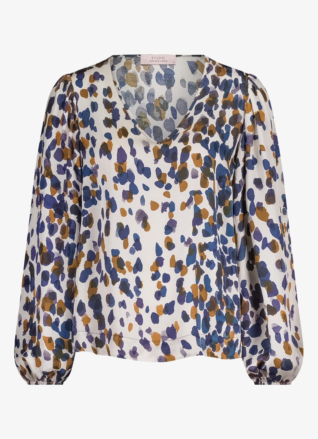 Studio Anneloes Kylie top van satijn met print - voorkant 5 gebroken wit