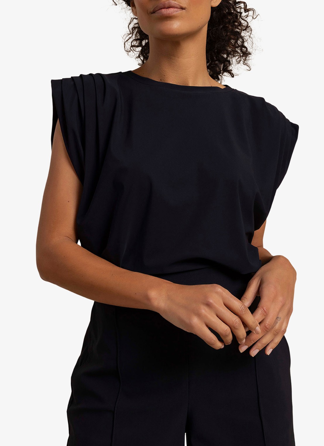 Studio Anneloes Leona mouwloze top met plooien - detail 4 blauw