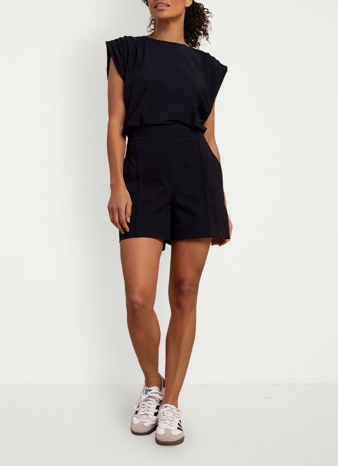 Studio Anneloes Leona mouwloze top met plooien - voorkant 2 blauw