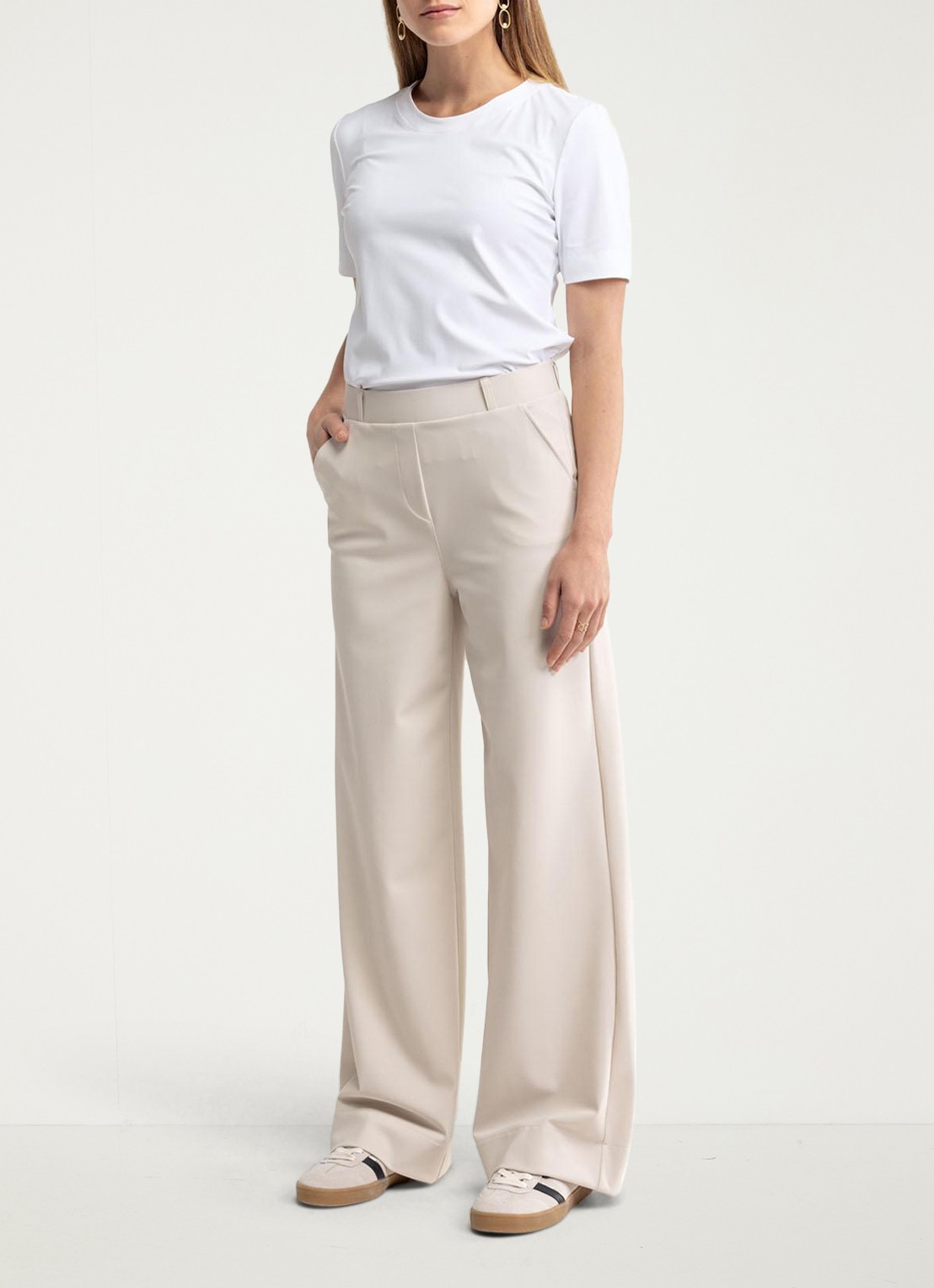Studio Anneloes Lexie high waist wide fit broek met steekzakken - voorkant 5 gebroken wit