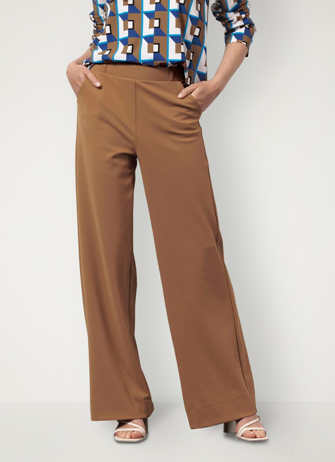 Studio Anneloes Lexie mid waist wide fit pantalon van travelstof - detail 4 okergeel