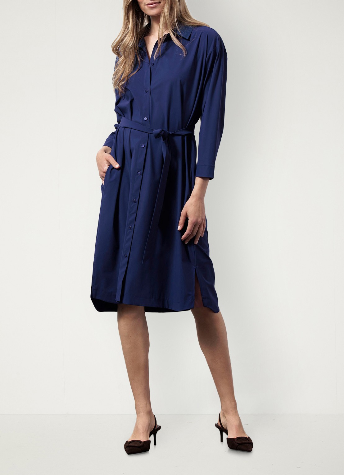Studio Anneloes Louna midi blousejurk van travelstof - detail 2 donkerblauw