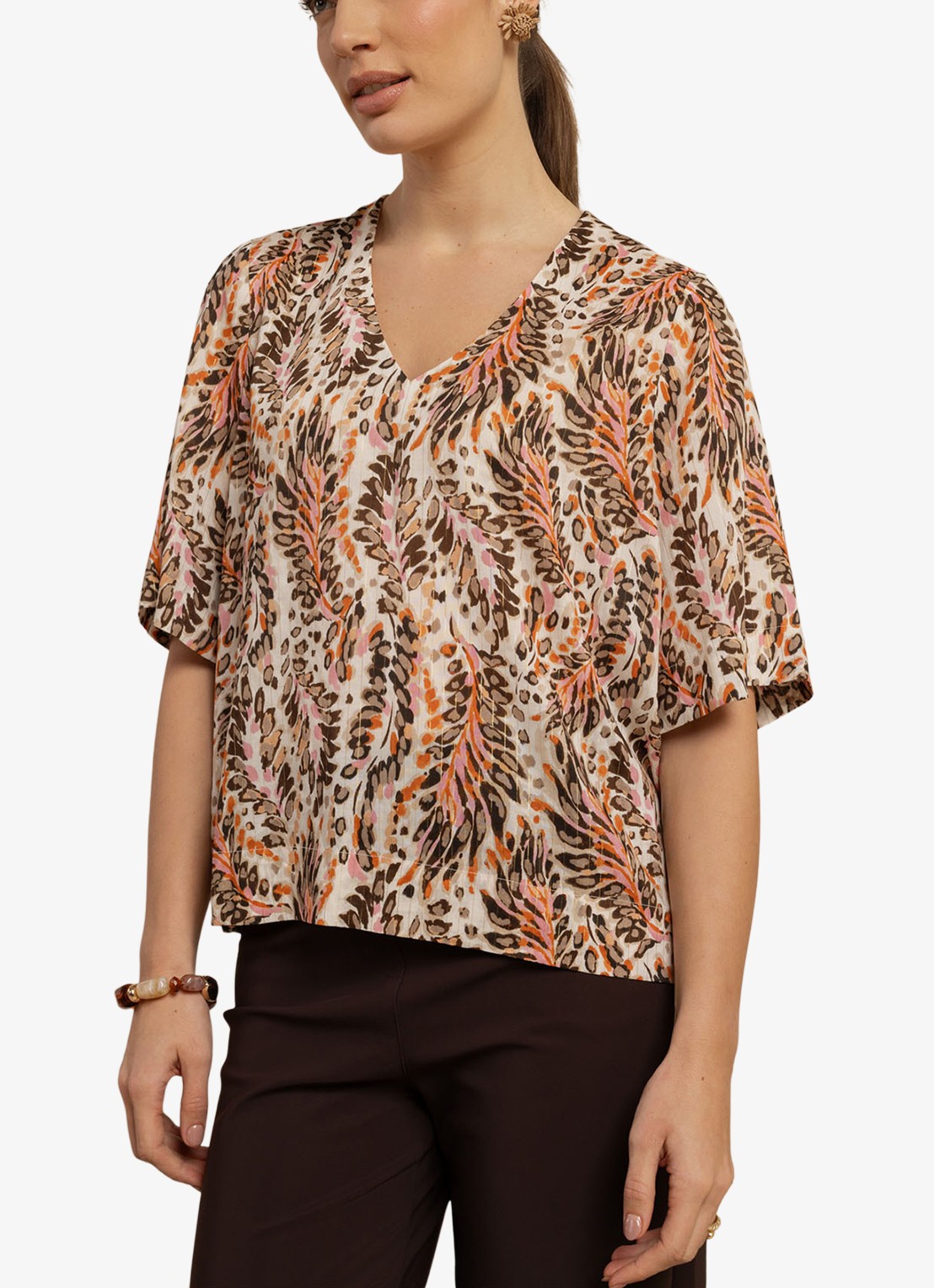 Studio Anneloes Madison top met grafische print - detail bruin