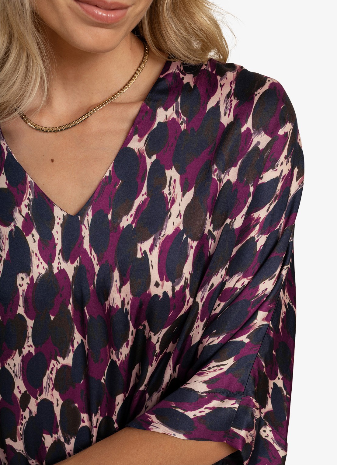 Studio Anneloes Madison tuniek met dierenprint - detail 2 lichtpaars