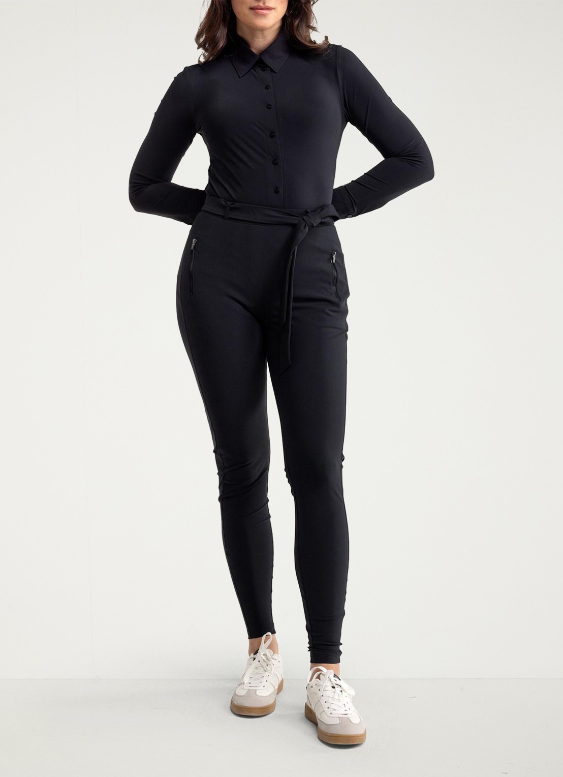 Studio Anneloes Margot high waist skinny fit broek met steekzakken - voorkant 3 zwart