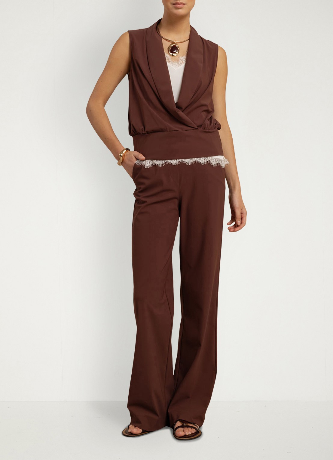 Studio Anneloes Marilon high waist loose fit pantalon met steekzakken - voorkant 2 bordeauxrood