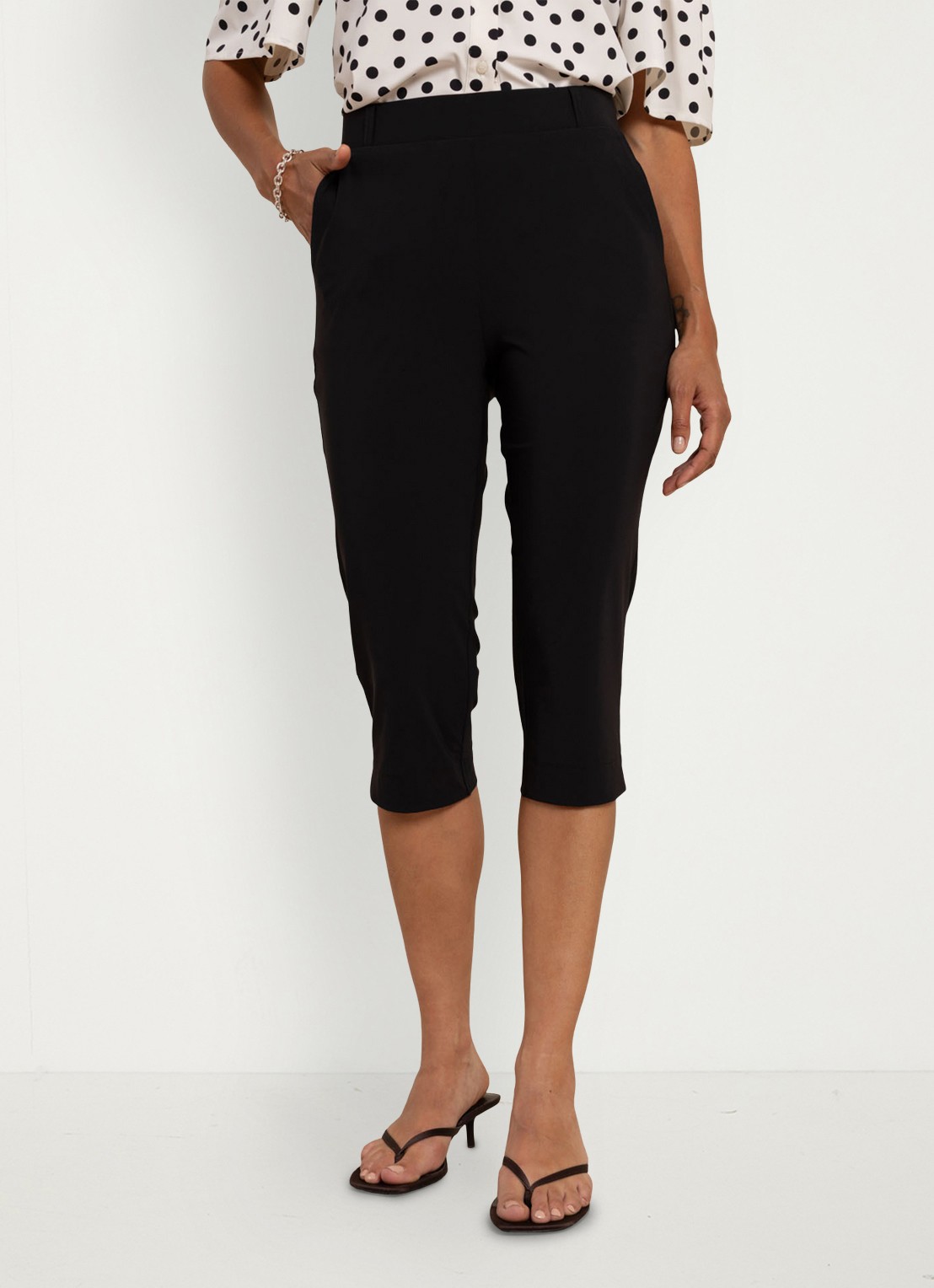 Studio Anneloes Mid waist straight fit capri broek - detail zwart