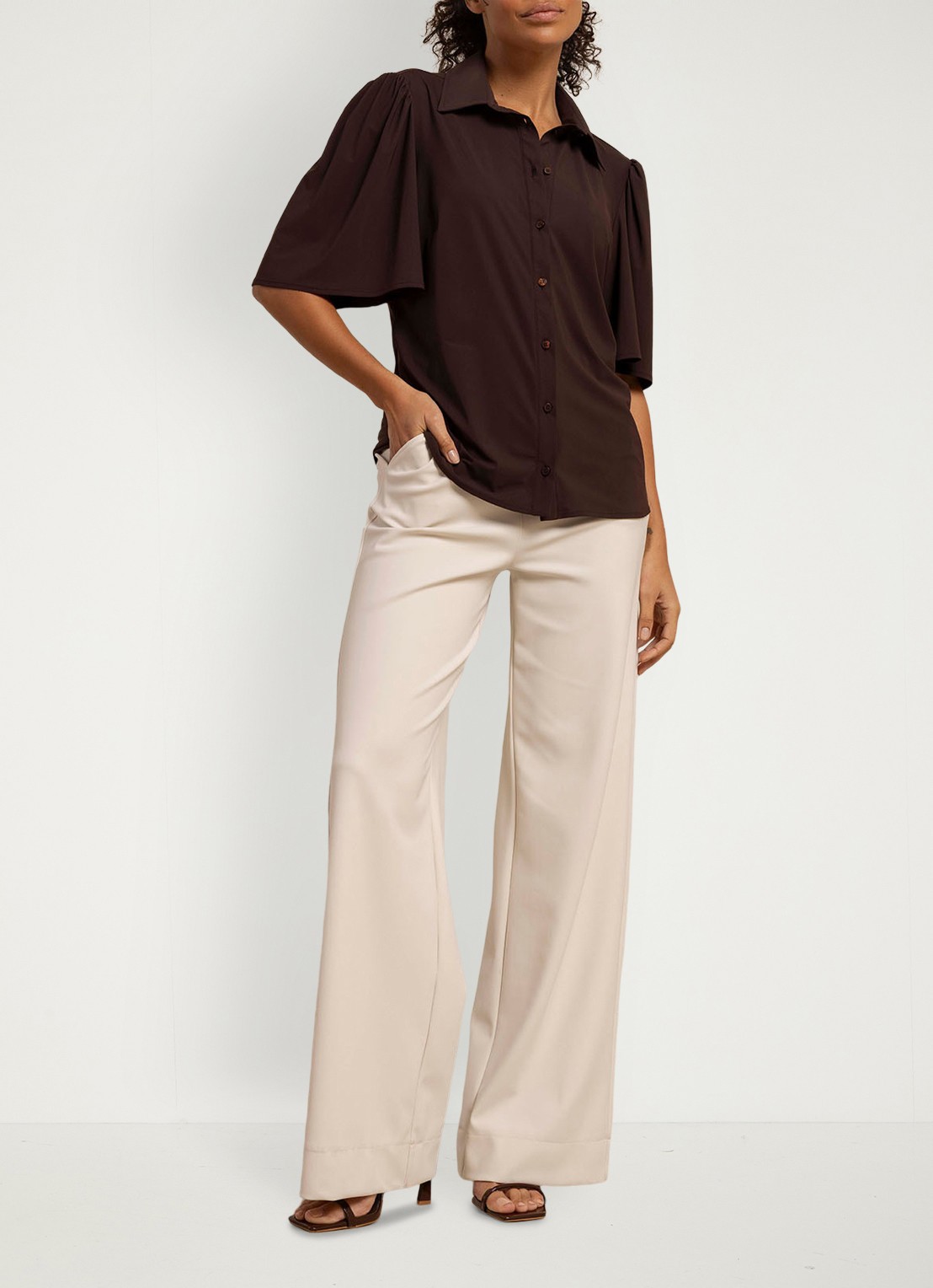 Studio Anneloes Poppy blouse met vlindermouw - voorkant 3 bruin