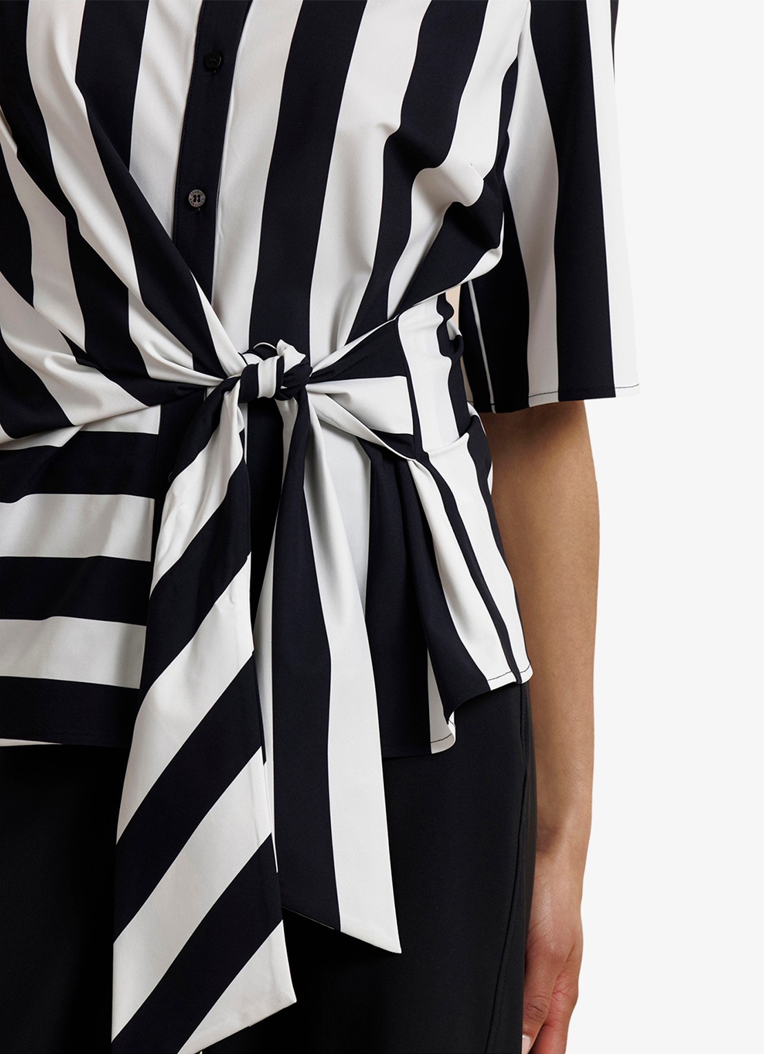Studio Anneloes Reda stripe butterfly blouse met gestrikt detail en streepprint - detail 3 multicolor