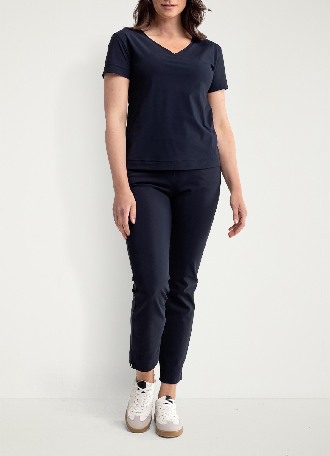 Studio Anneloes Roller T-shirt met V-hals - voorkant 3 donkerblauw