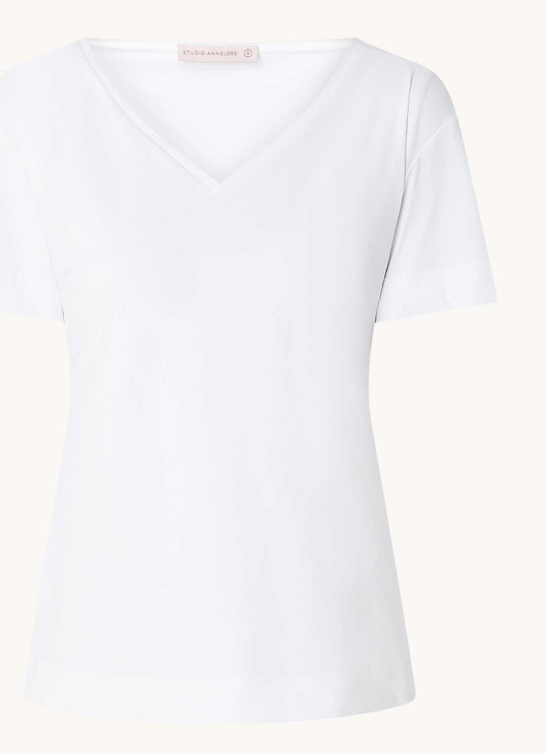 Studio Anneloes Roller T-shirt van travelstof met V-hals - voorkant 2 wit