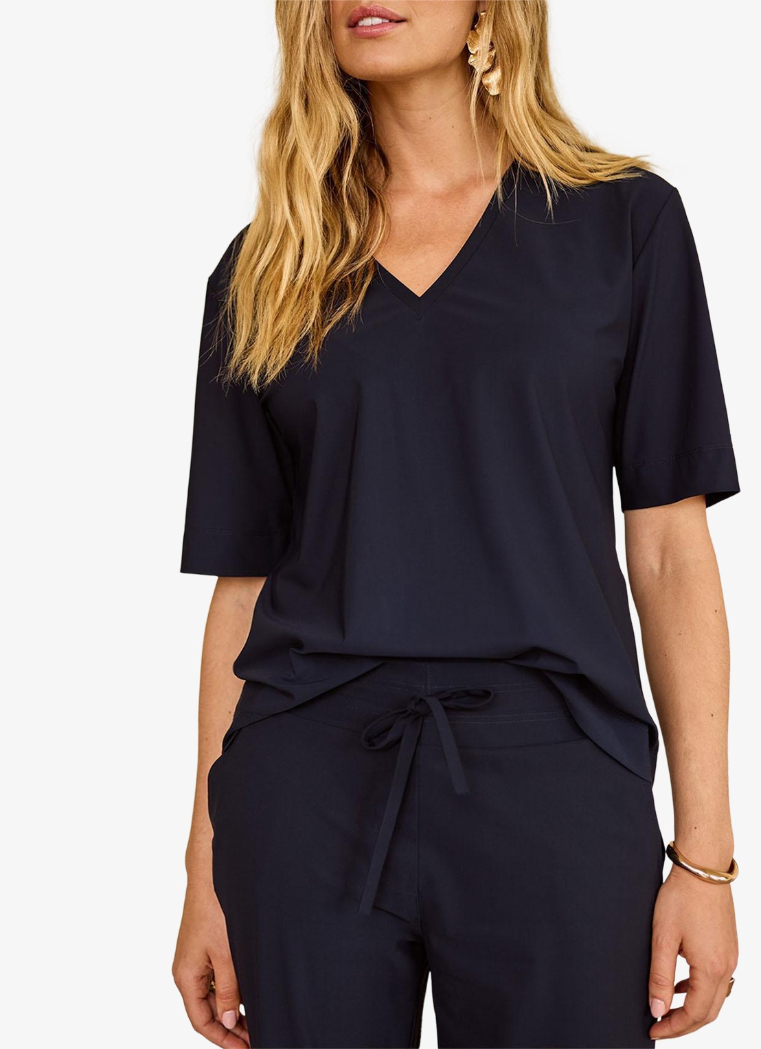 Studio Anneloes Roller T-shirt van travelstof - detail 4 blauw