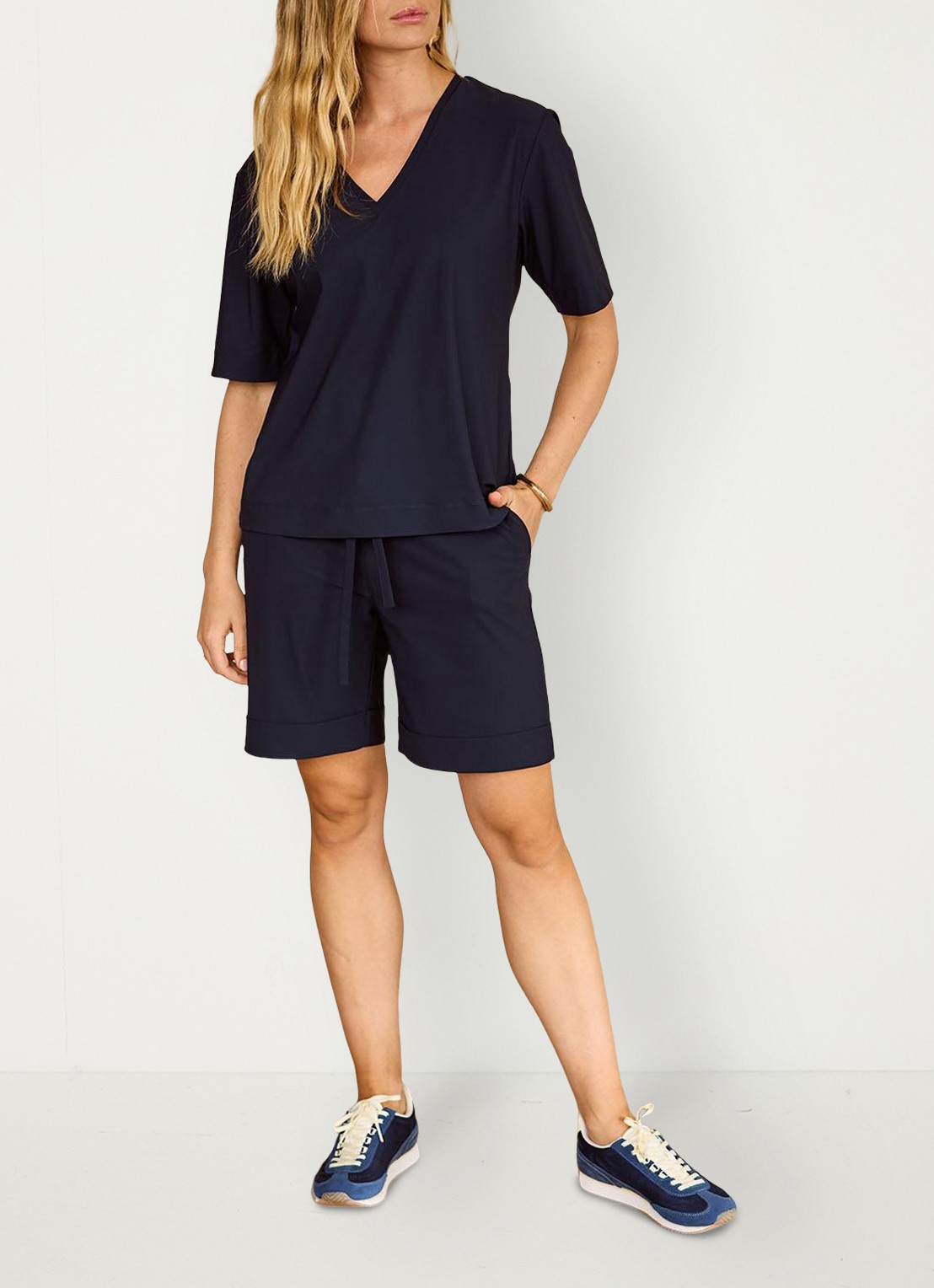 Studio Anneloes Roller T-shirt van travelstof - voorkant 2 blauw