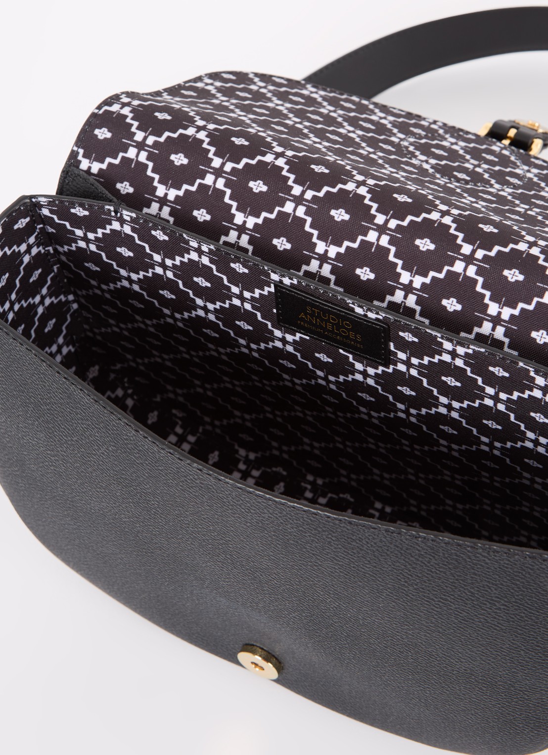 Studio Anneloes SA crossbodytas met afneembare schouderriem - detail 2 zwart