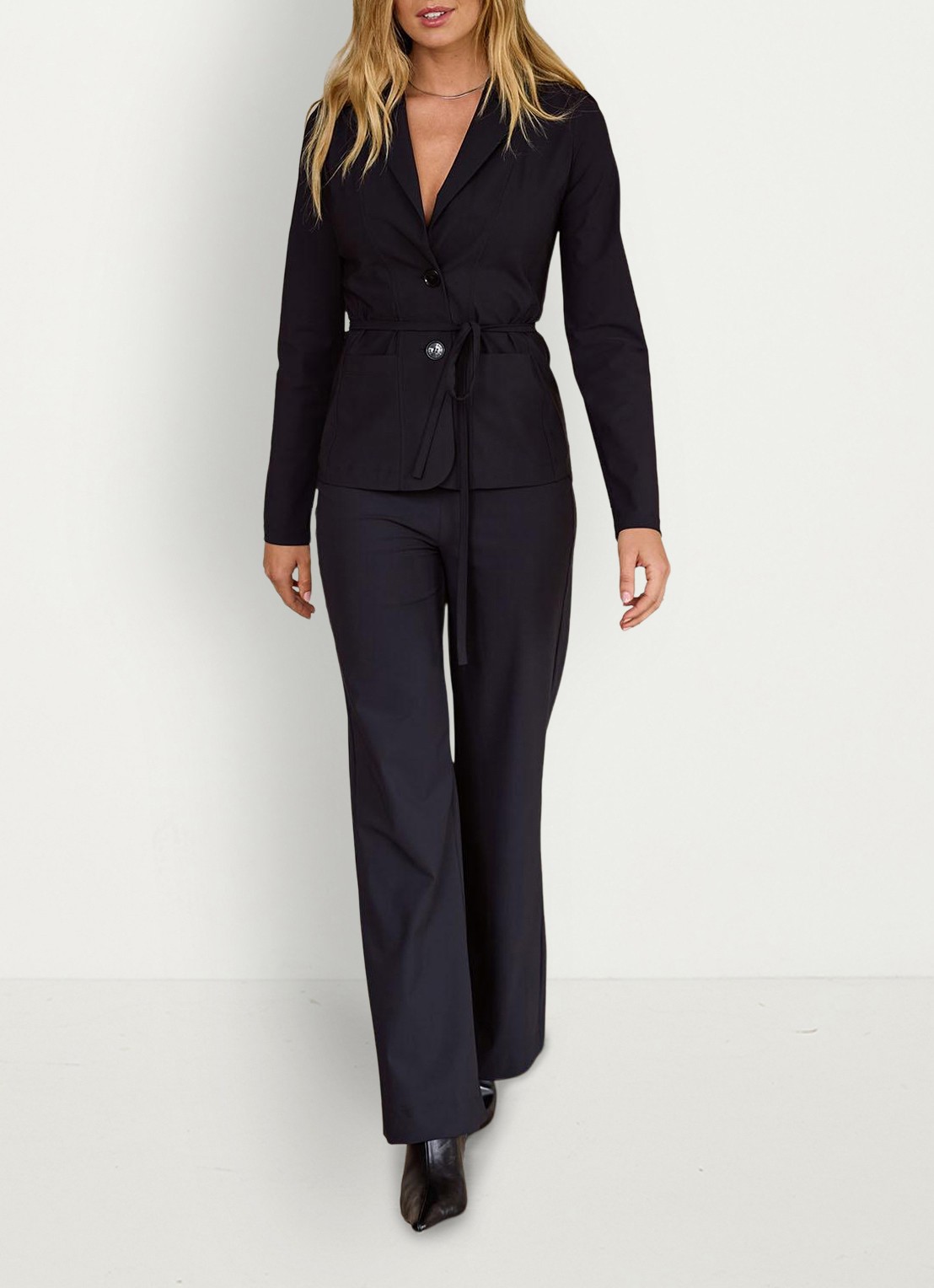 Studio Anneloes Sally mid waist flared fit broek van travelstof - voorkant 4 zwart