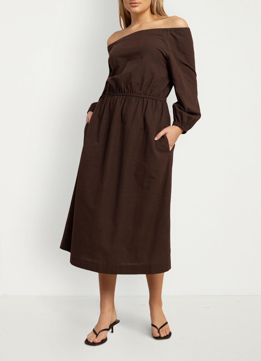 Studio Anneloes Saturday off shoulder midi jurk met steekzakken - voorkant 3 bruin