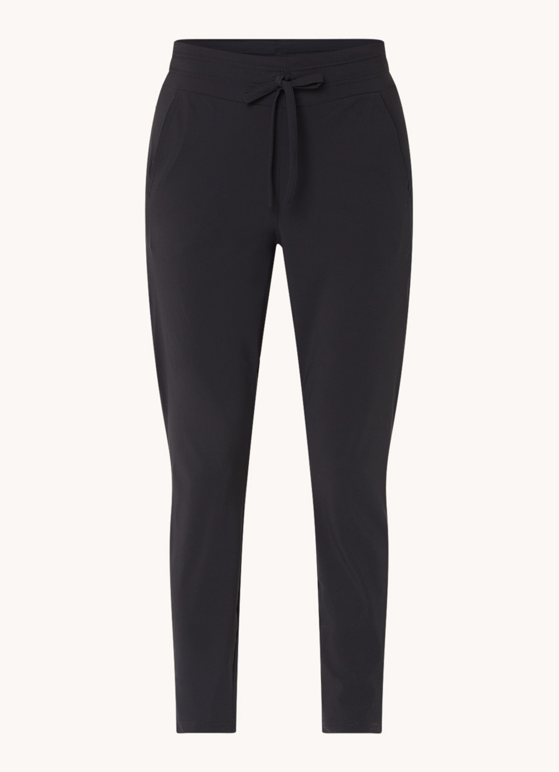 Studio Anneloes Startup mid waist cropped tapered fit pantalon van travelstof - voorkant 3 zwart