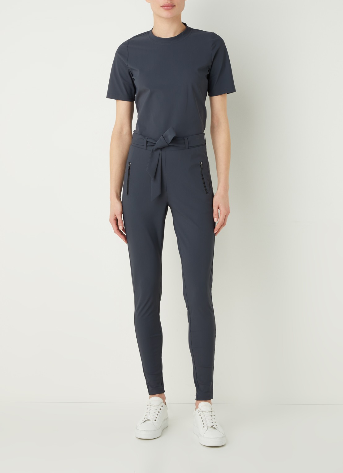 Studio Anneloes Travel T-shirt van travelstof - voorkant 3 antraciet