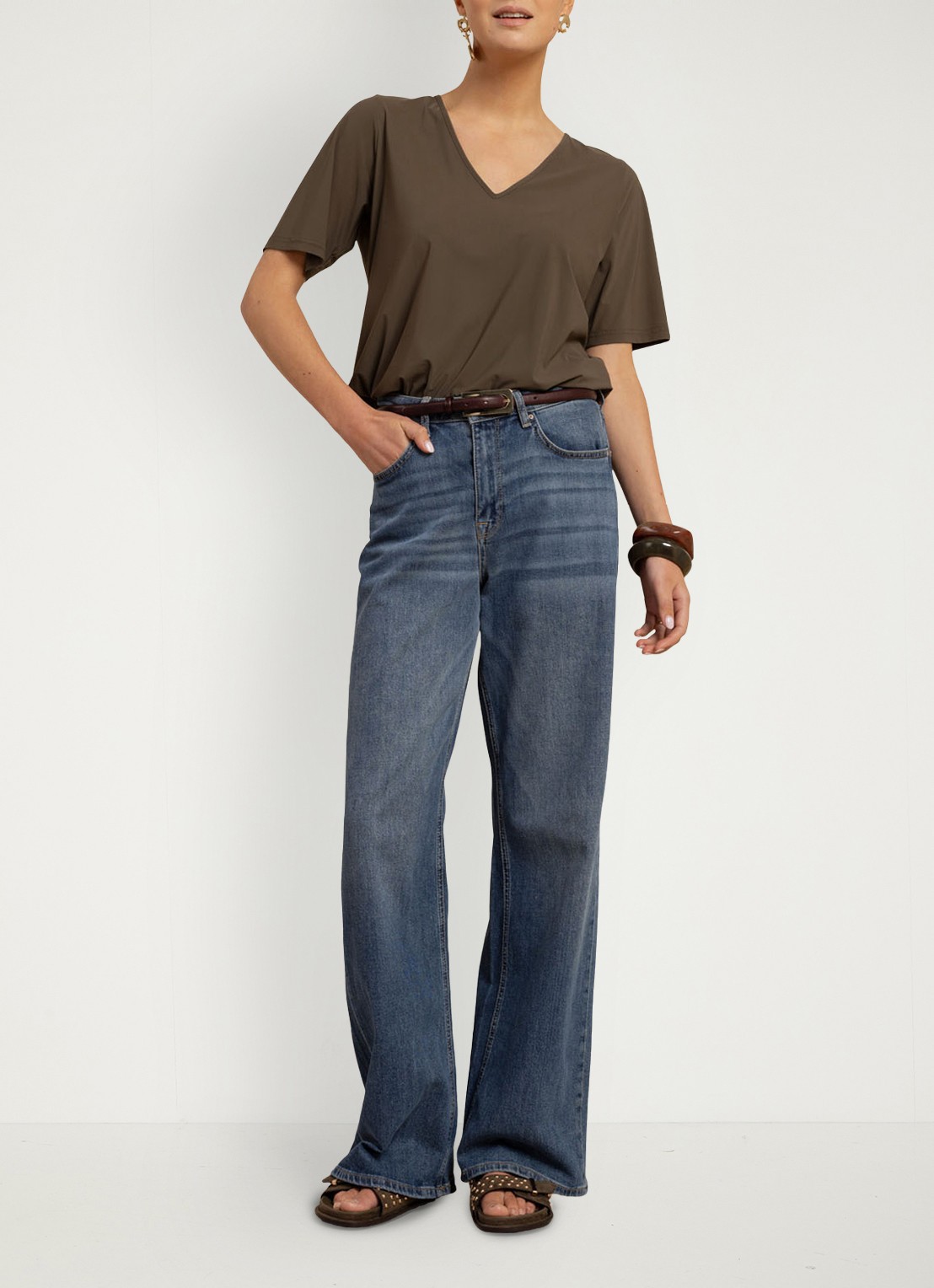 Studio Anneloes Vicky T-shirt met V-hals - voorkant 4 groen