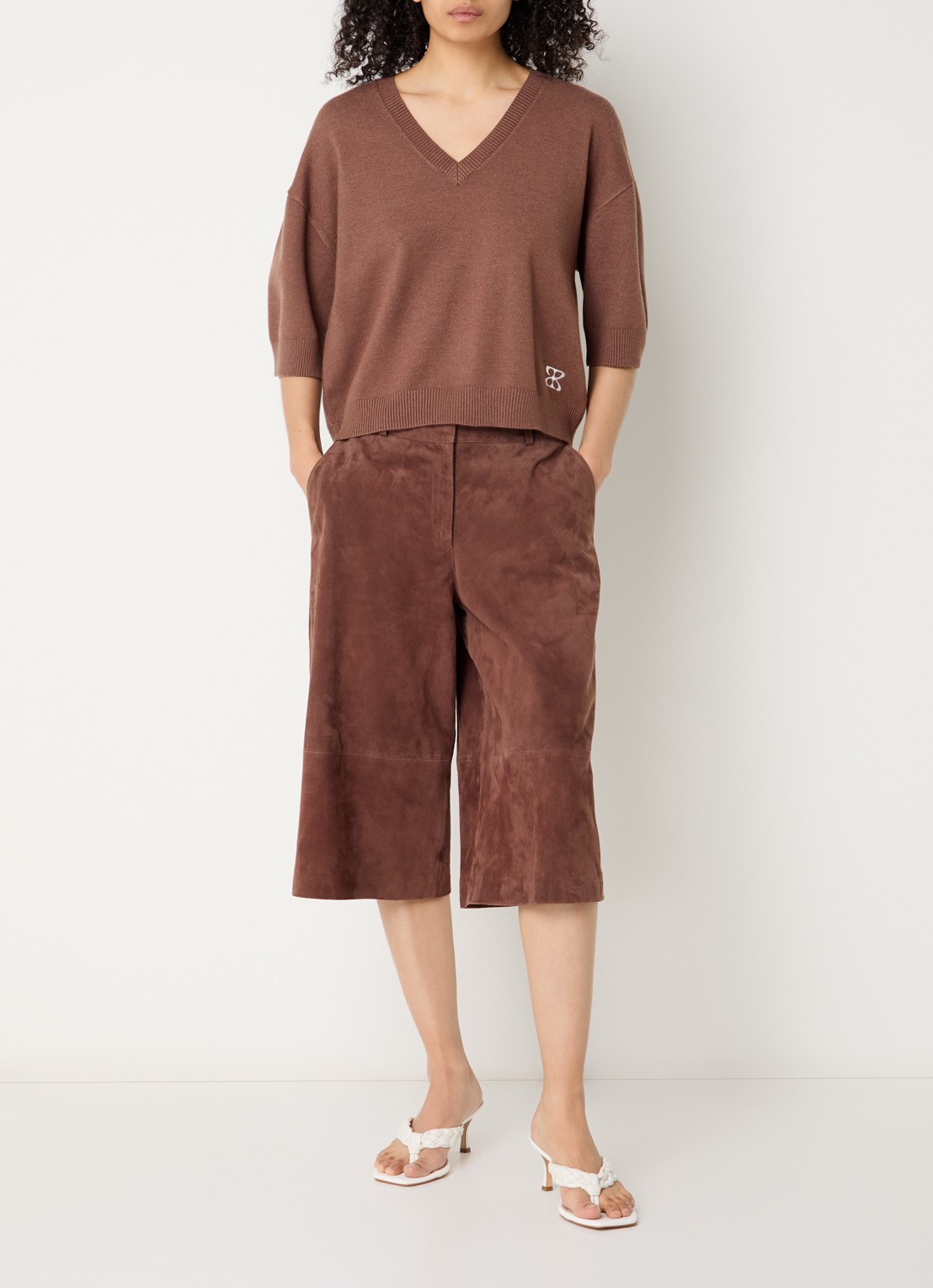 STUDIO AR Matilde high waist straight fit korte broek van geitensuède - voorkant 3 bruin