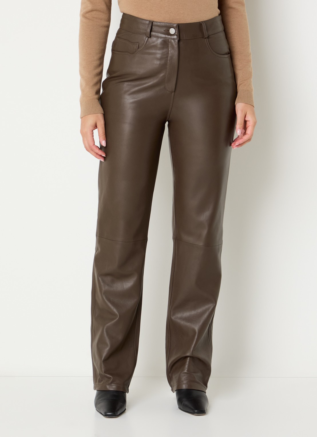 STUDIO AR Sacha high waist straight fit broek van schapenleer - detail 2 bruin