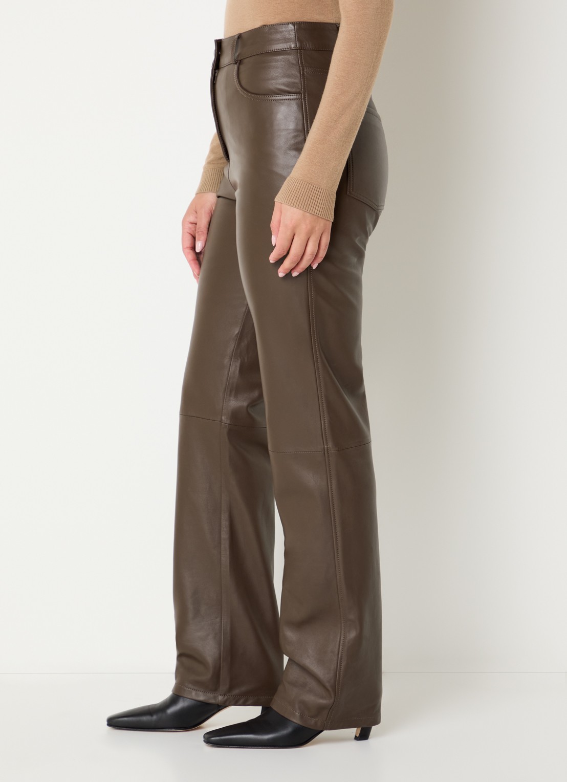 STUDIO AR Sacha high waist straight fit broek van schapenleer - detail 3 bruin