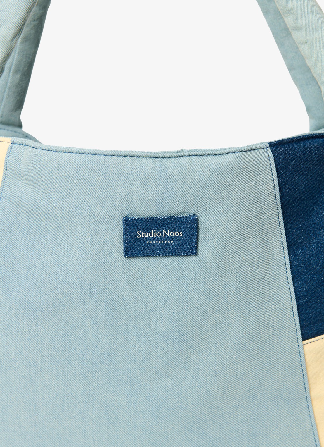Studio Noos Patchwork Mom Bag met logo - detail 3 jeans