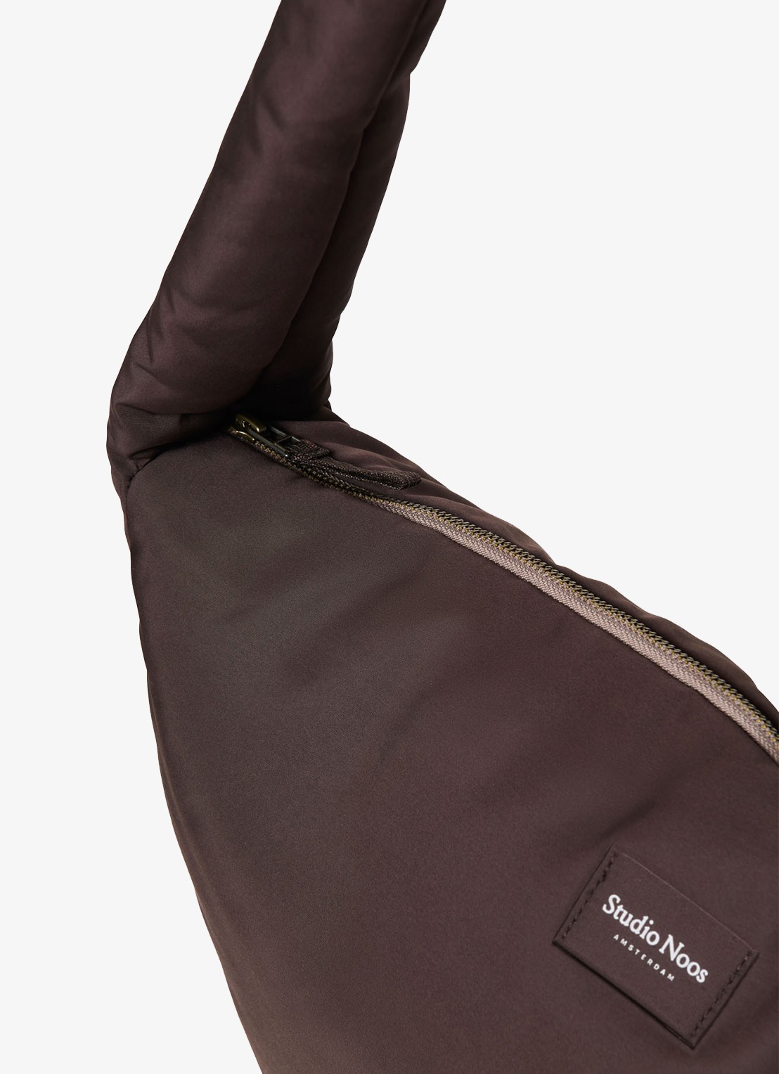 Studio Noos Puffy gewatteerde crossbodytas met logo - detail 5 donkerbruin