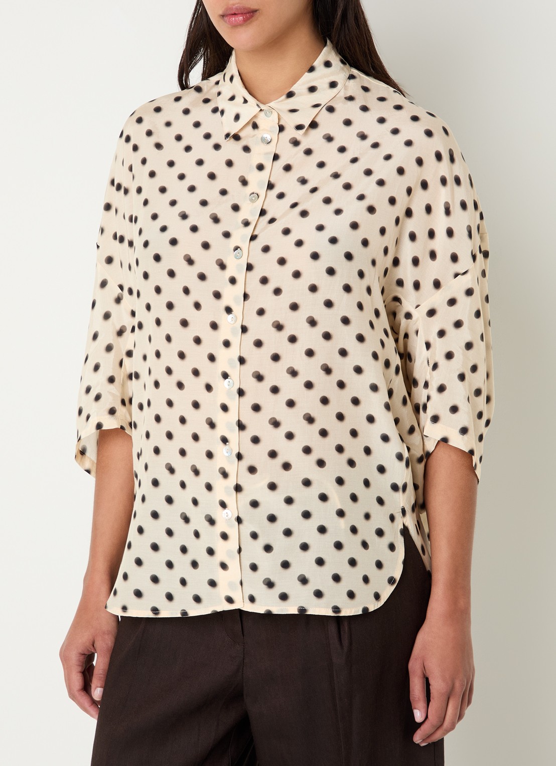 Summum Blouse met stippenprint - detail ivoor