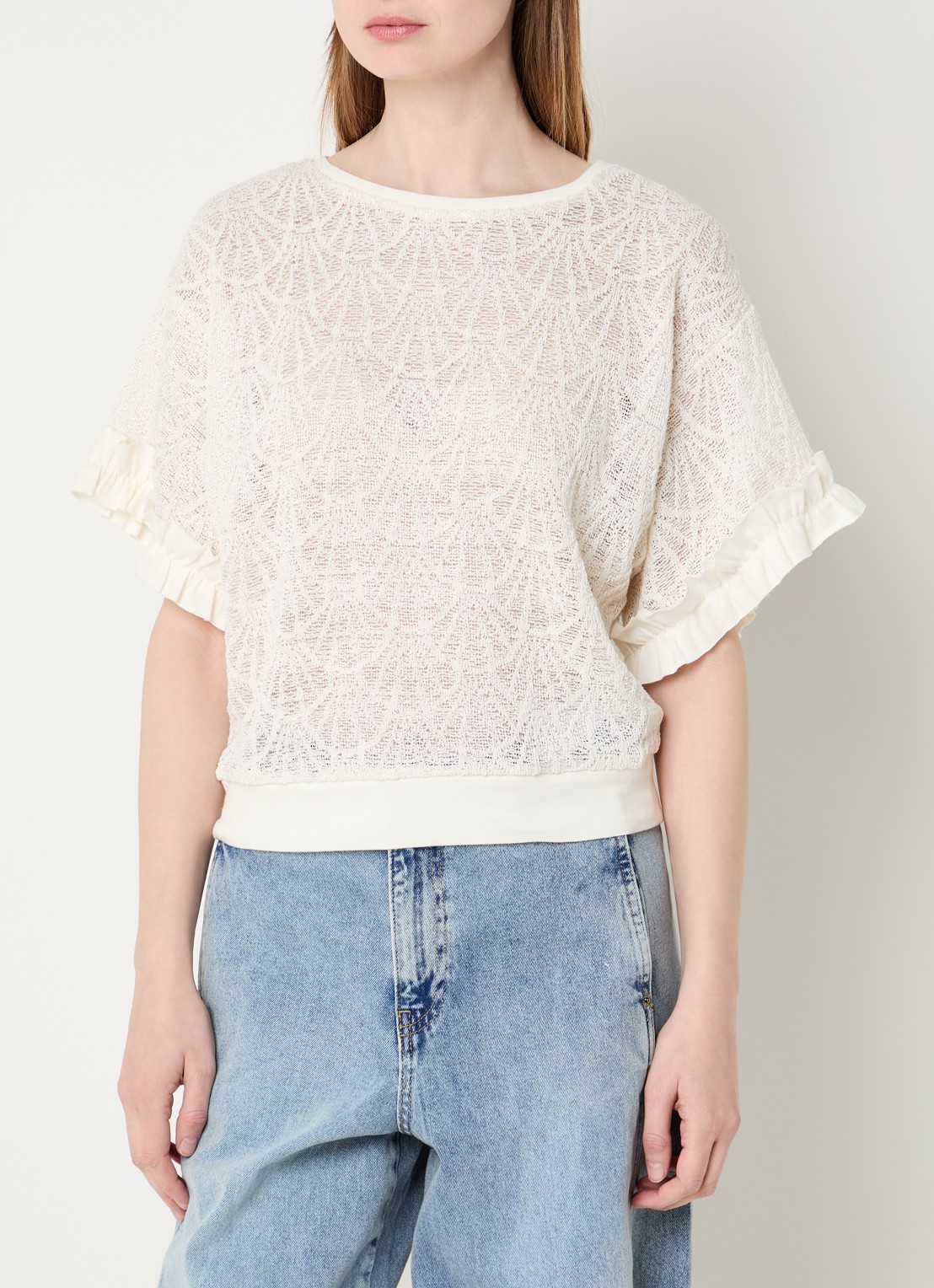 Summum Grofgebreide top met volant  - detail gebroken wit