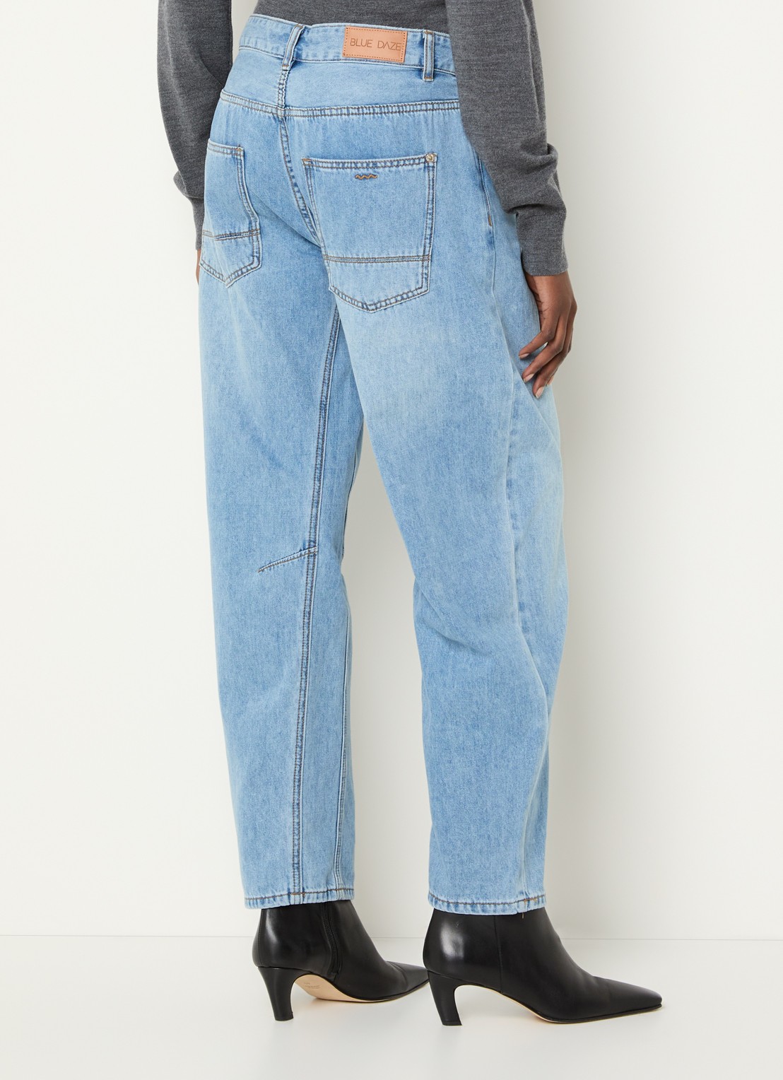 Summum High waist balloon fit jeans met lichte wassing - achterkant indigo