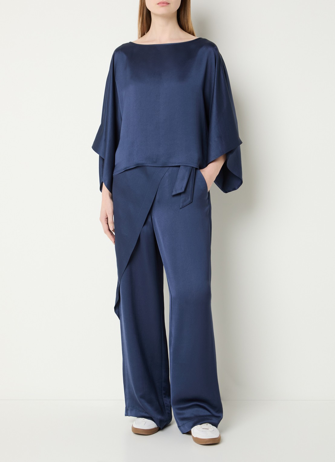 Summum High waist straight fit broek van satijn met ceintuur - voorkant 4 donkerblauw