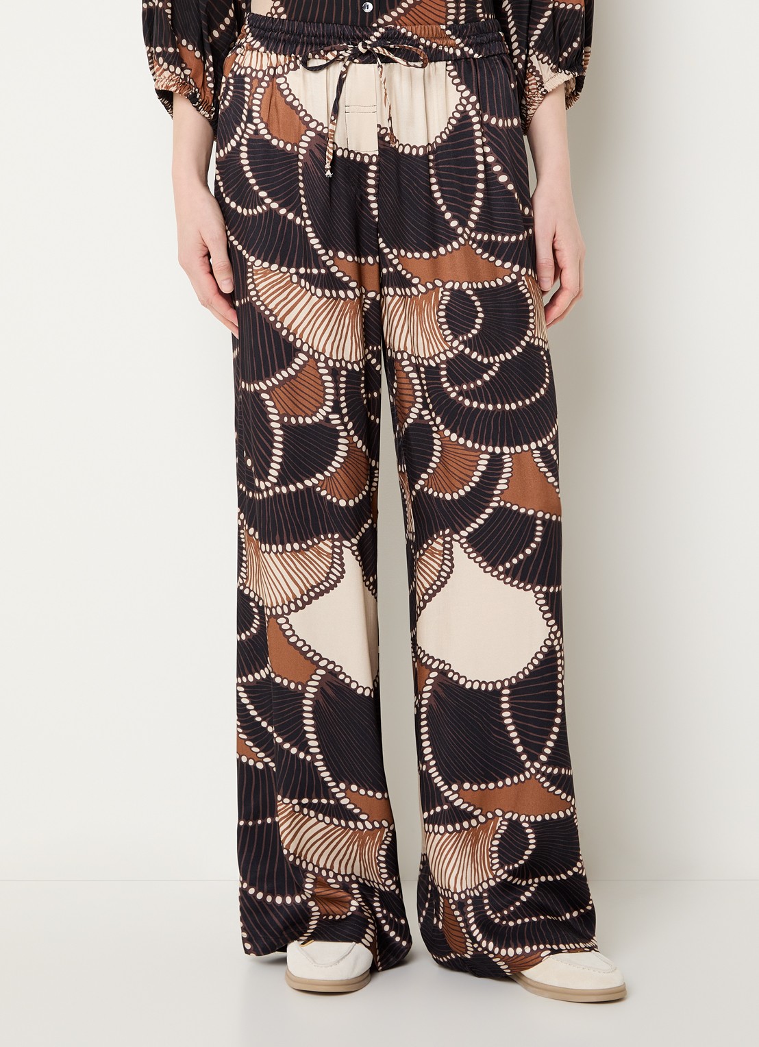 Summum High waist wide fit broek van satijn met steekzakken - detail 4 zwart