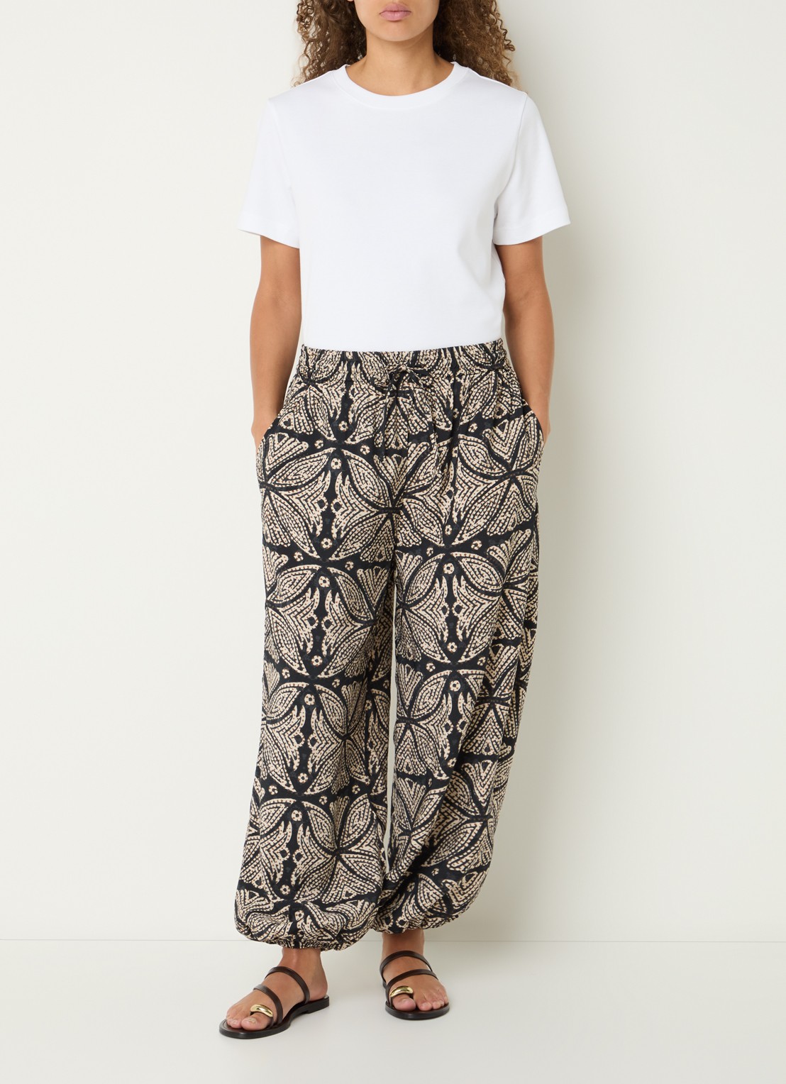Summum High waist wide fit palazzo broek met print - voorkant 3 zwart