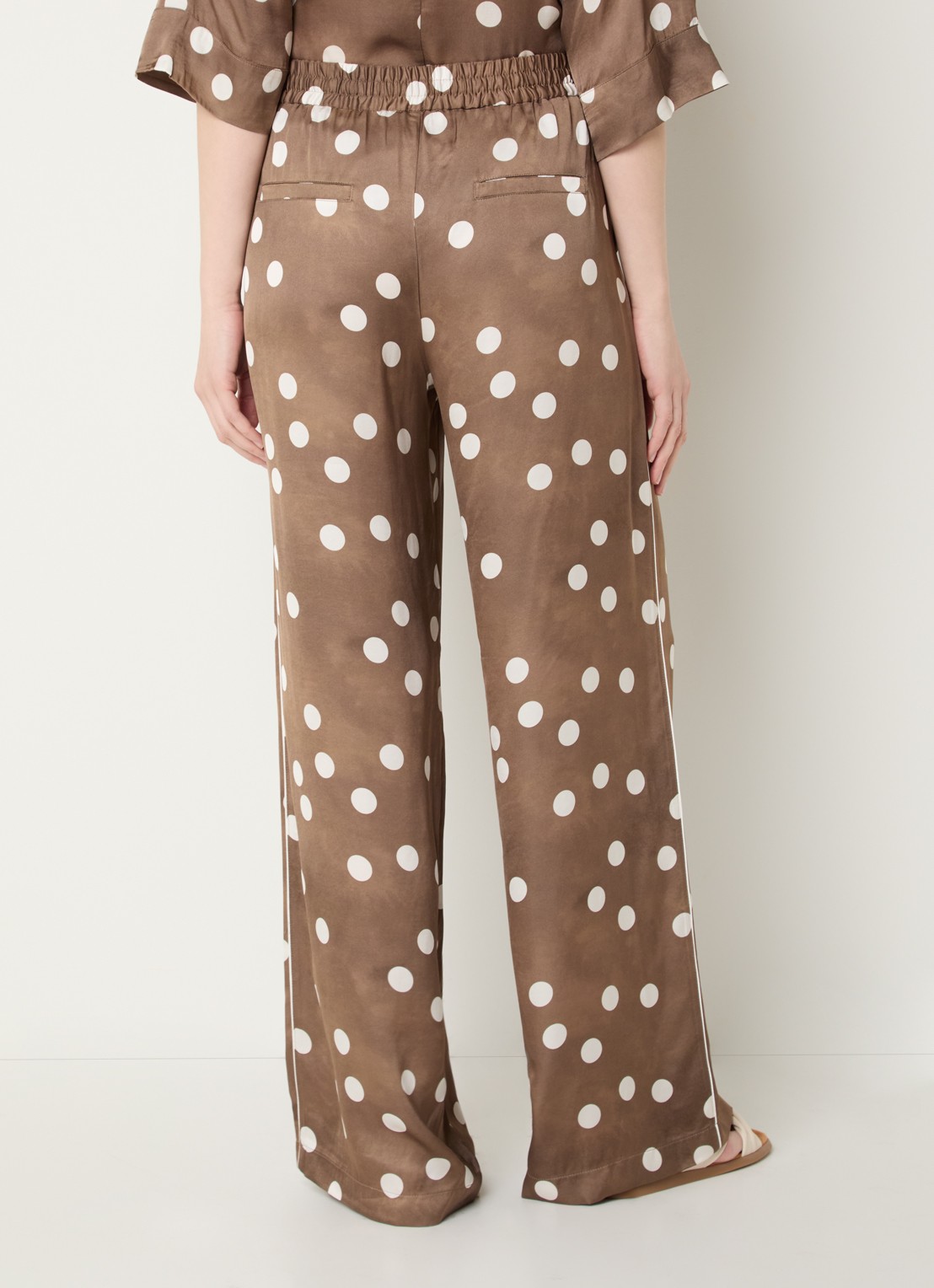 Summum High waist wide fit pantalon met stippenprint - achterkant 4 lichtbruin