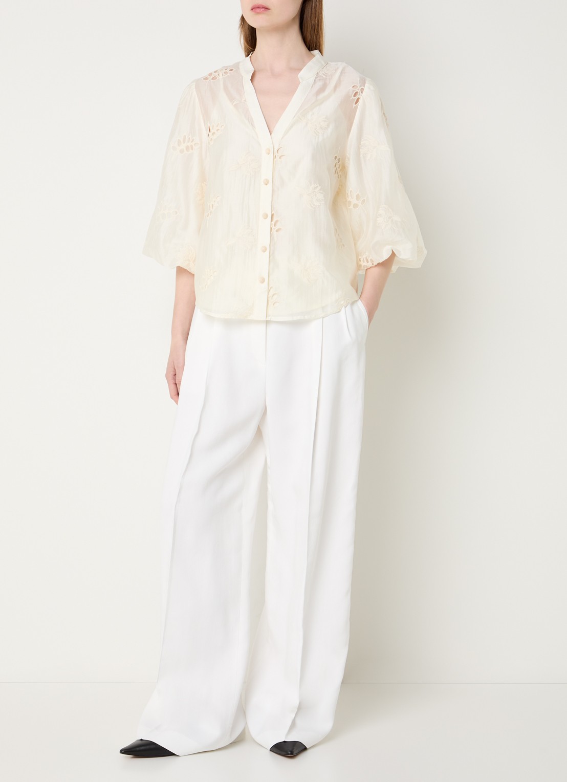 Summum Rom semi-transparante blouse met borduring - voorkant 4 ivoor