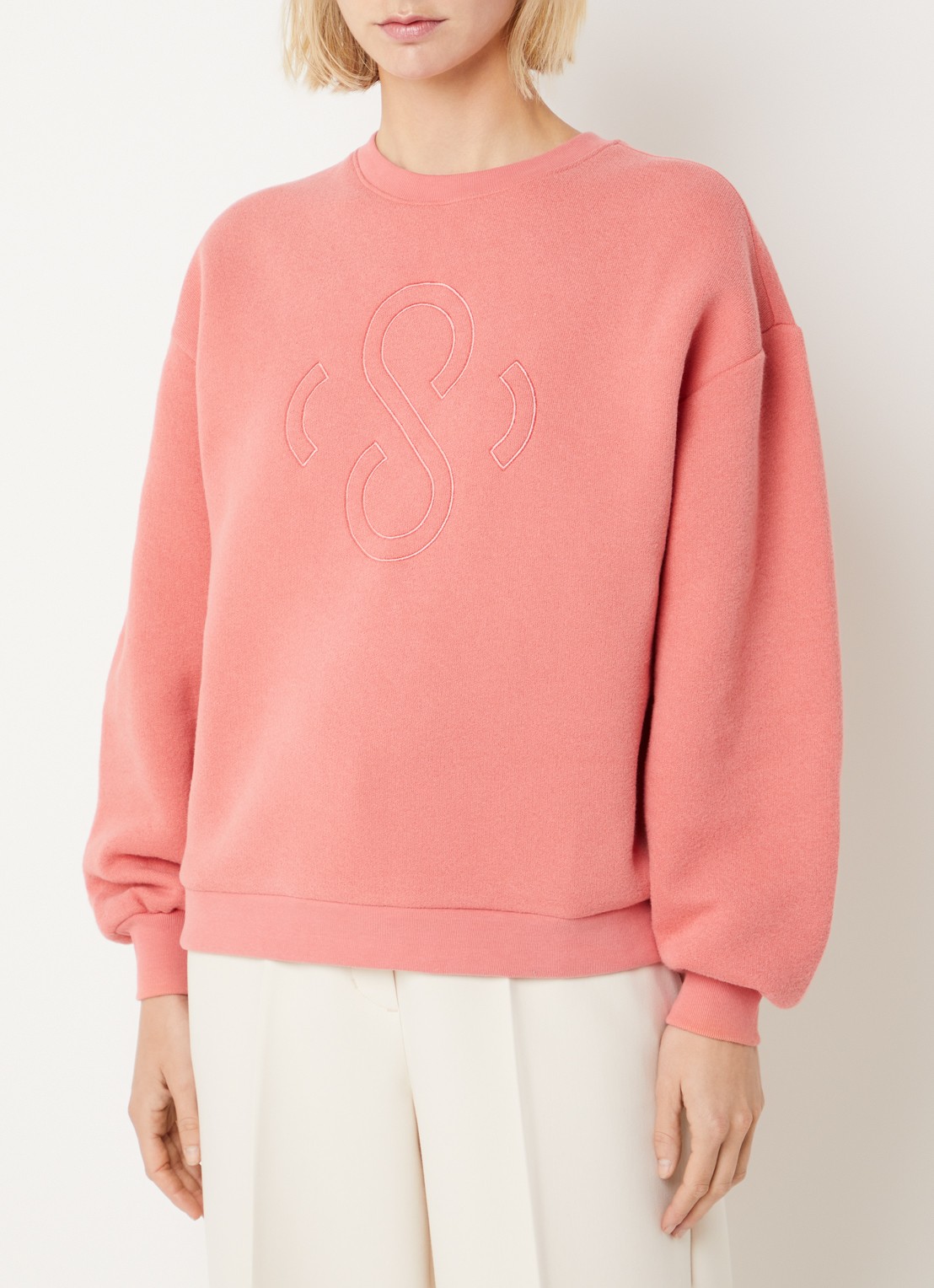 Summum Sweater met logoborduring - detail abrikoos