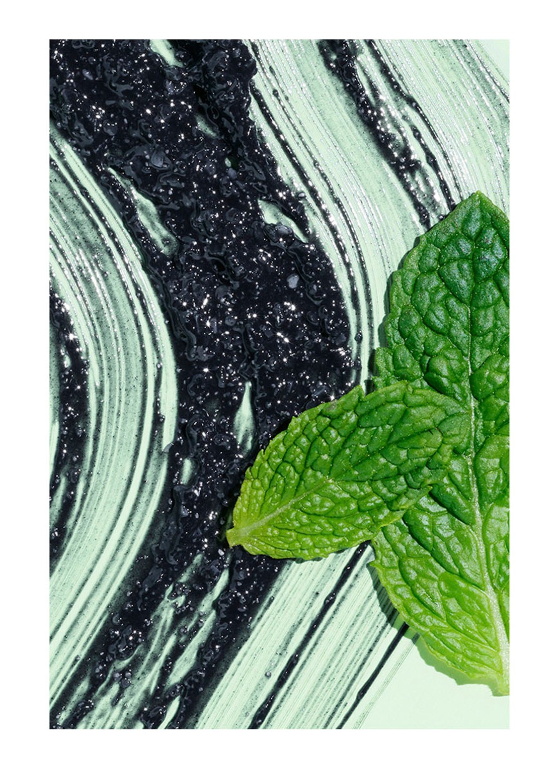 Sunday Riley Charcoal Smoothie Jelly Body Scrub - lichaamsscrub - detail 6 transparant