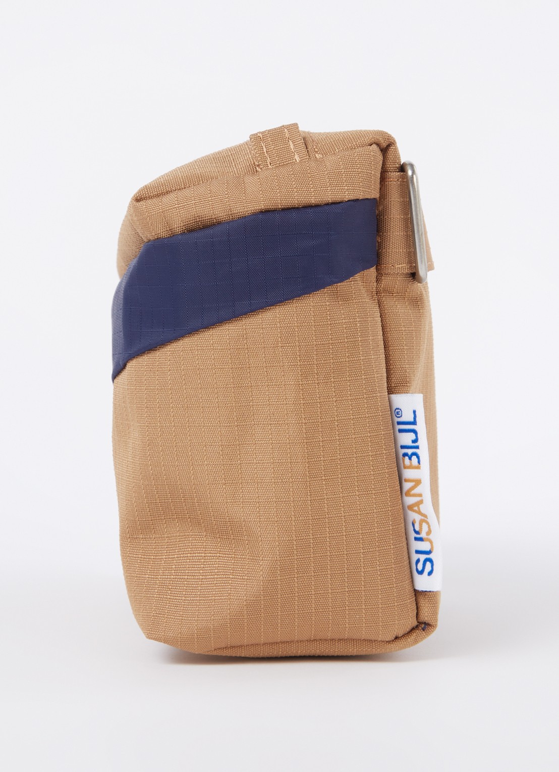SUSAN BIJL Bum Bag Medium crossbodytas met waterafstotende coating - detail 3 camel