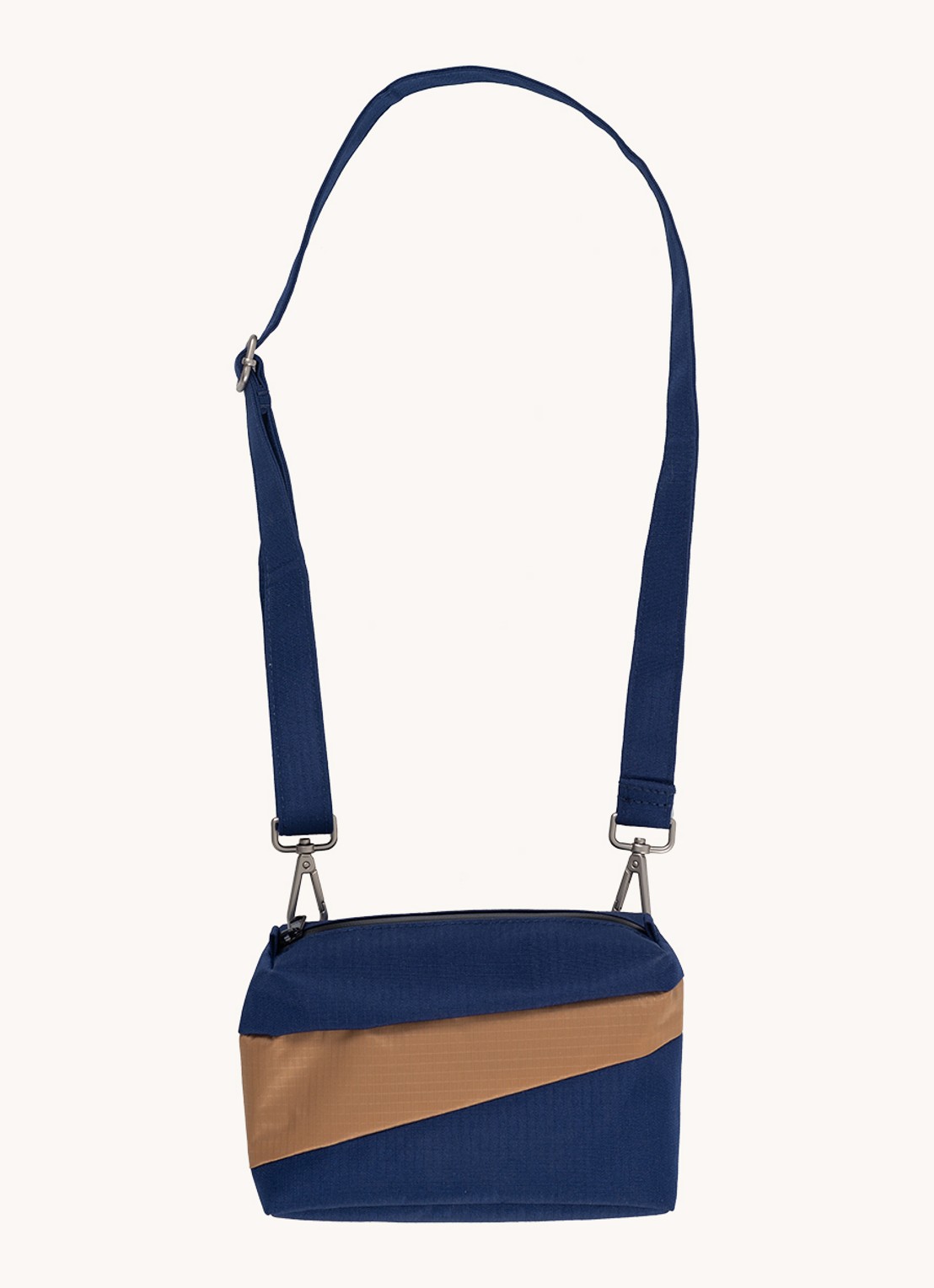 SUSAN BIJL Bum Bag Medium crossbodytas met waterafstotende coating - voorkant 2 donkerblauw
