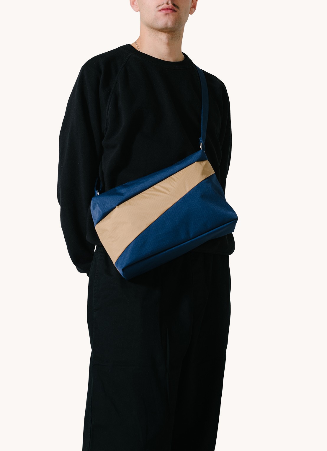SUSAN BIJL Bum Bag Medium crossbodytas met waterafstotende coating - voorkant 7 indigo