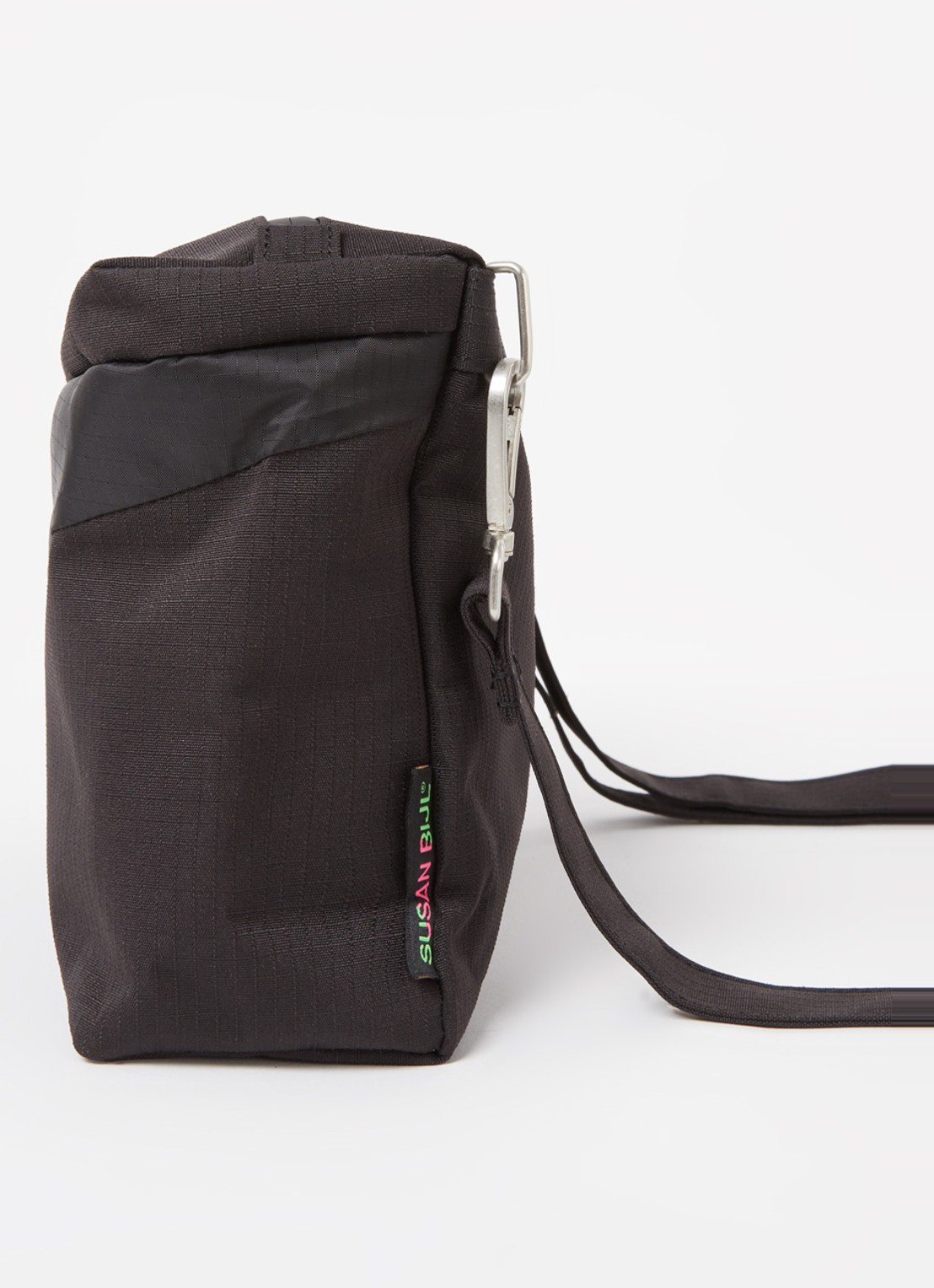 SUSAN BIJL The New Bum Bag Medium crossbodytas met waterafstotende coating - detail 4 zwart