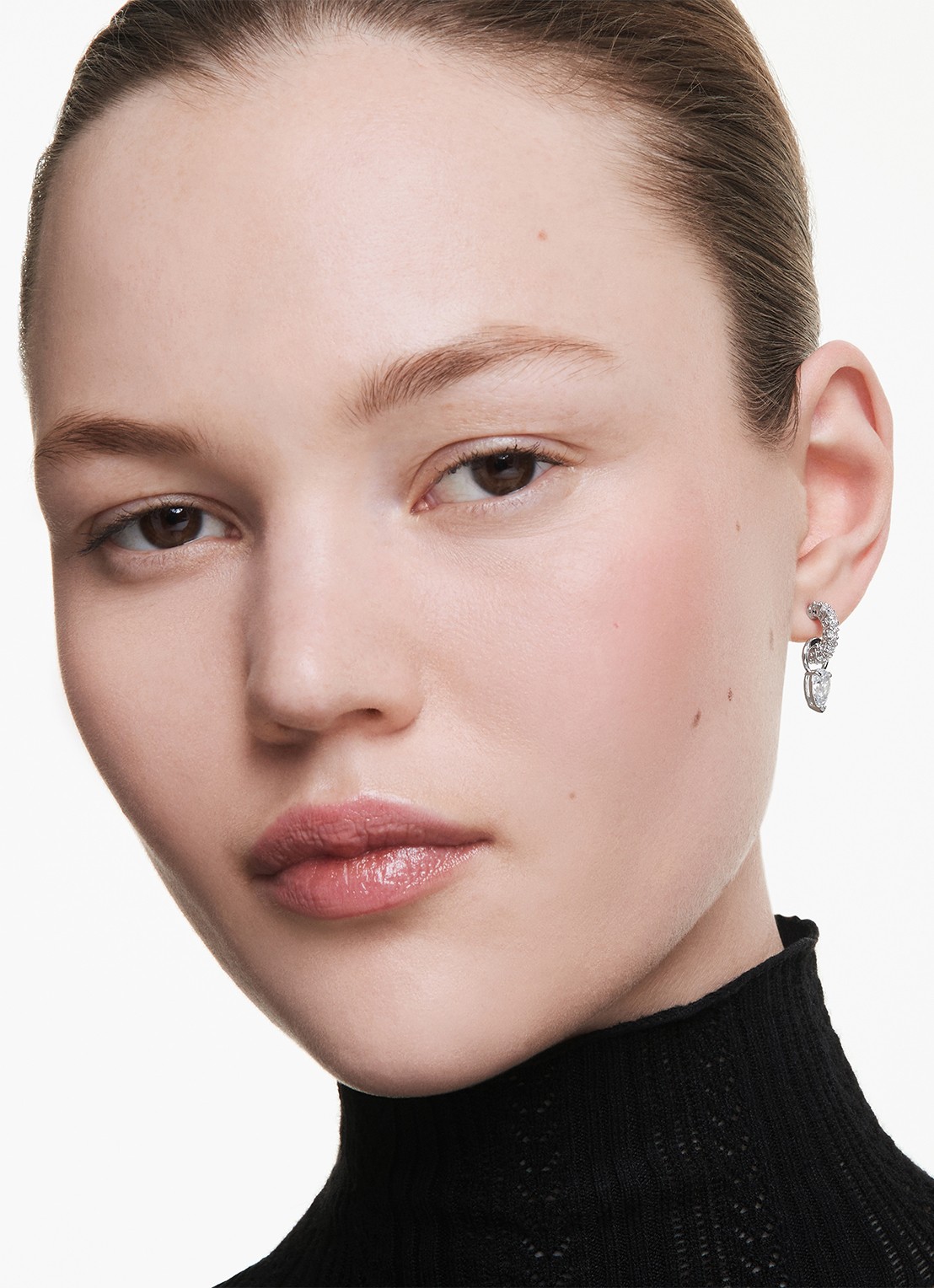 Swarovski Mesmera set van ketting en oorringen met zirkonia - voorkant 2 zilver