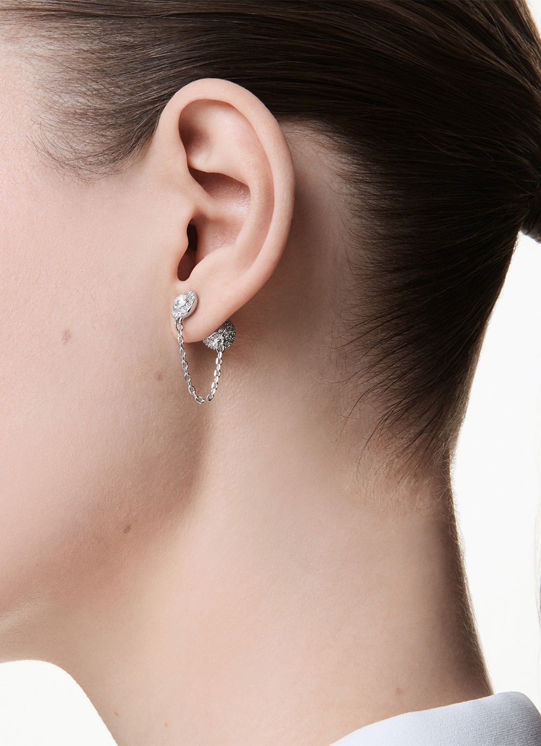 Swarovski Una oorhangers met kristal - detail zilver